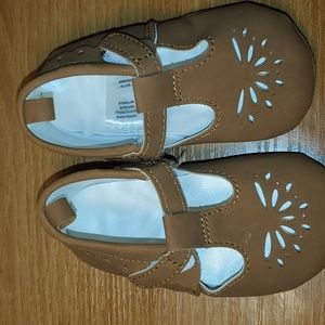 Baby shoes, Size 9-12 months, Color Tan